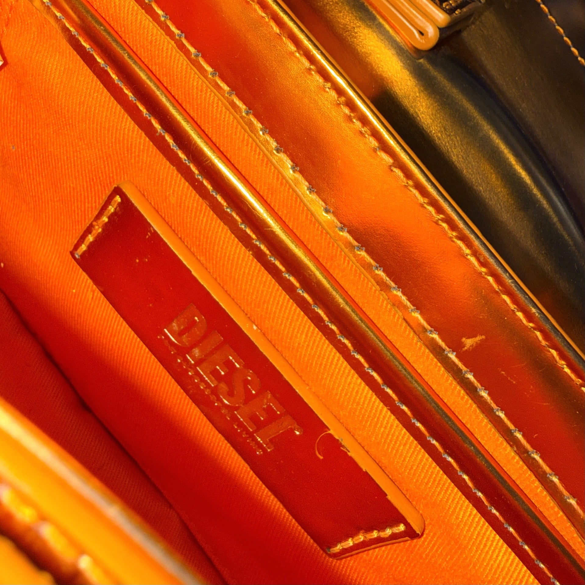 DIESEL 1DR BAG ORANGE