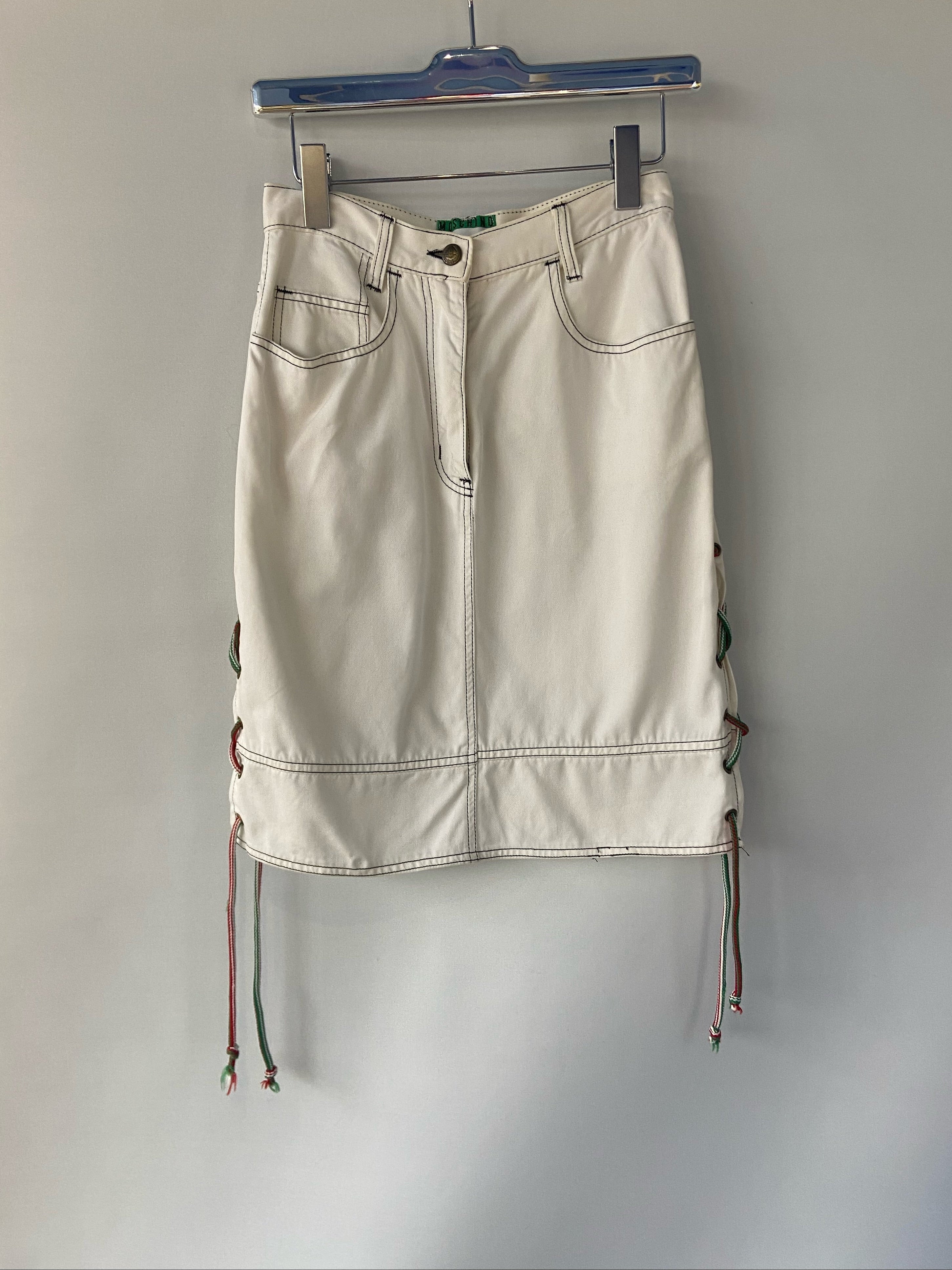 Moschino Vintage White Pencil Skirt with Italian Tricolor Lace Detailing – Made in Italy